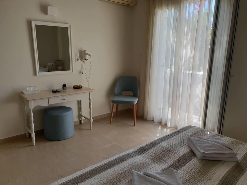 Alkyon Hotel Kamári Eksteriør billede